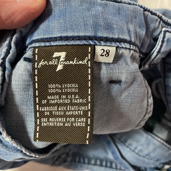 7 For All Mankind pleated shorts light denim Shorts Size 28” Waist - Picture 7 of 10